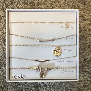 Kevia gold necklace set